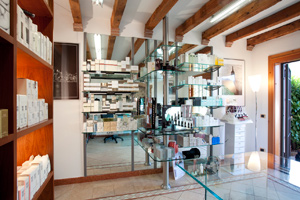 GardaCosmetic Showroom